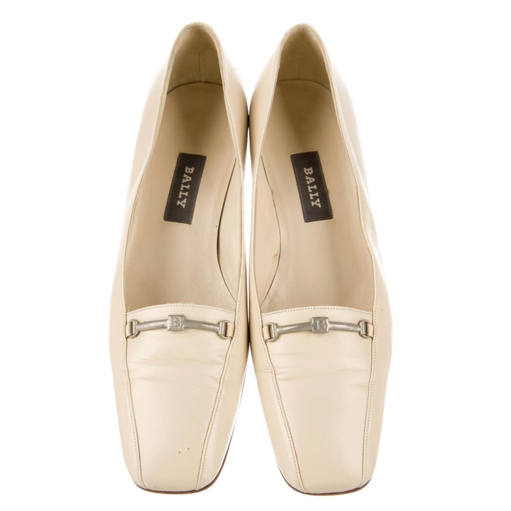 BALLY Leather pumps